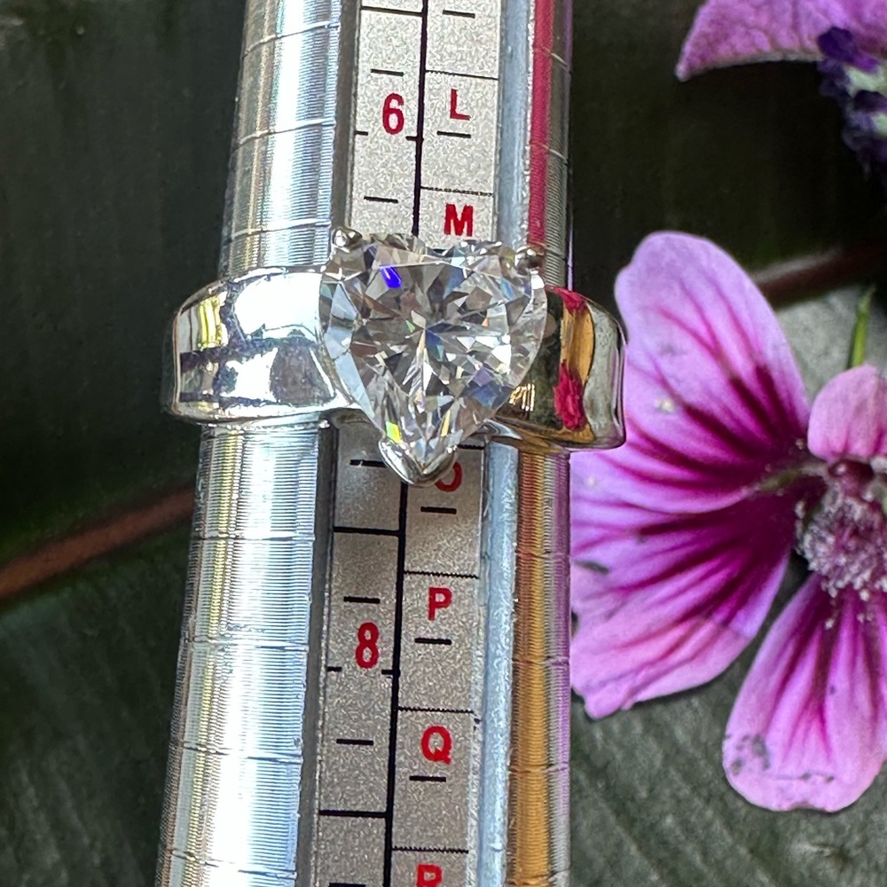 Sterling silver Heart-Cut Clear Crystal Solitaire Ring size 7